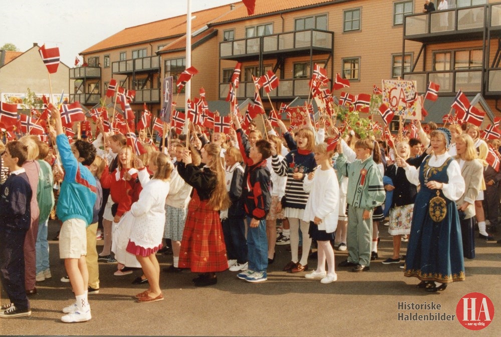 Der Barbier aus Genthin, der die Feier des norwegischen Nationaltags leitete